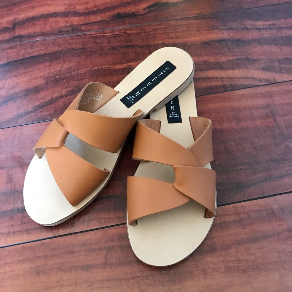 Steve Madden Twist Sandal